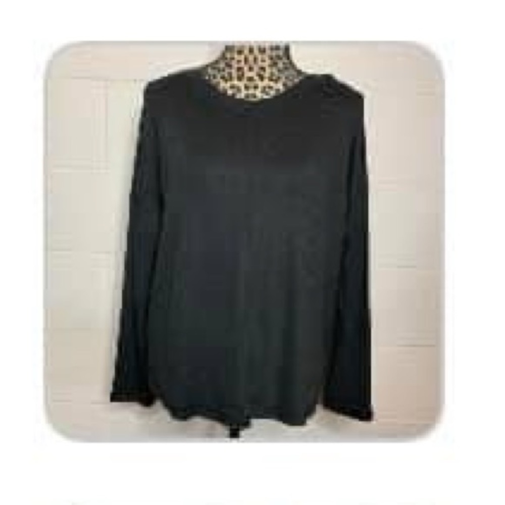 Boutique Black Top w/ open back - Picture 4 of 4